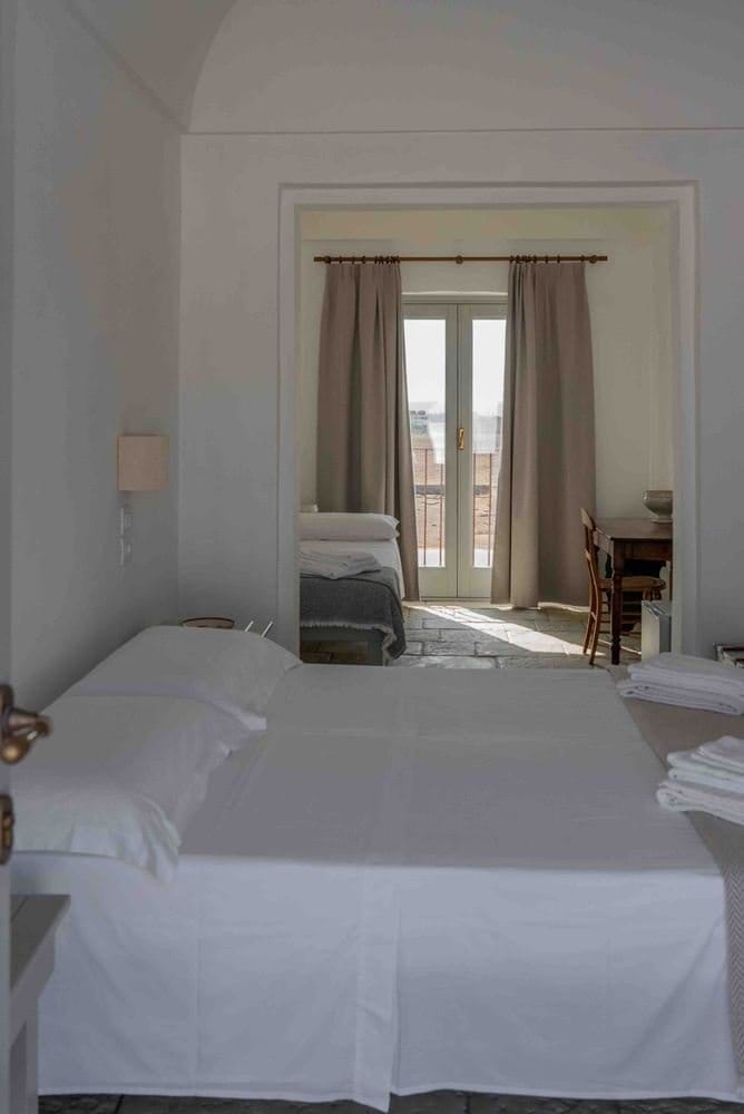 Yoga-Puglia-retreat-center-Italy-bedroom-7.jpg
