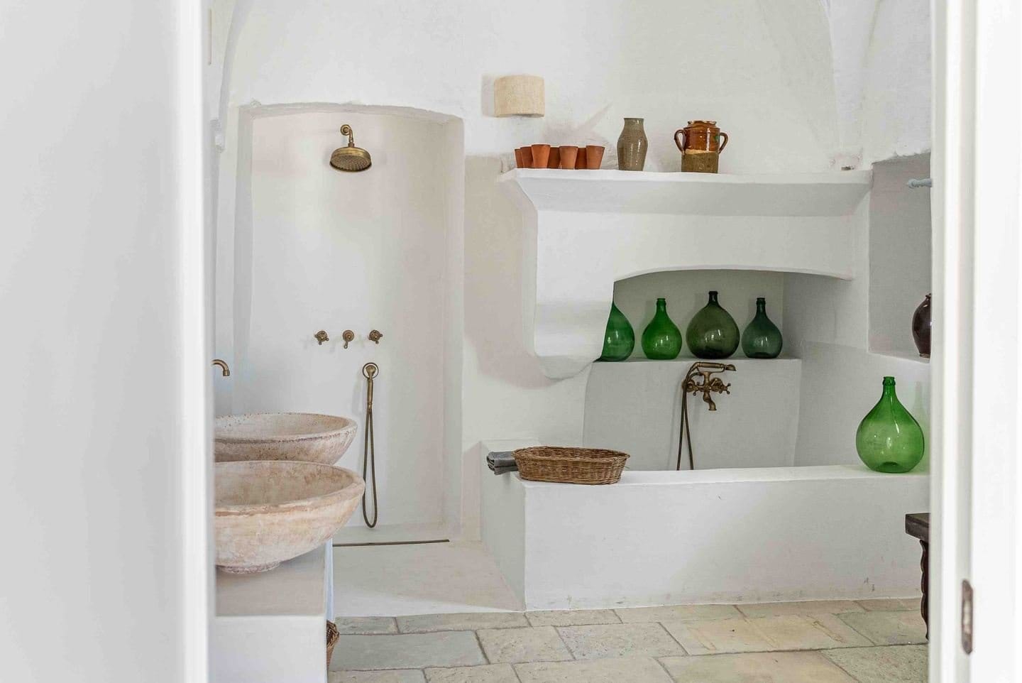 Yoga-Puglia-retreat-center-Italy-bath-shower.jpg