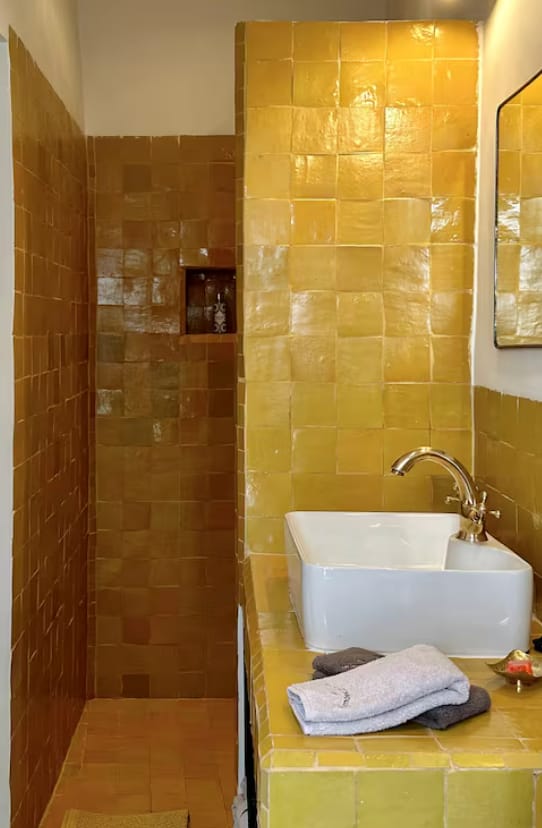Shared Room - Image 5