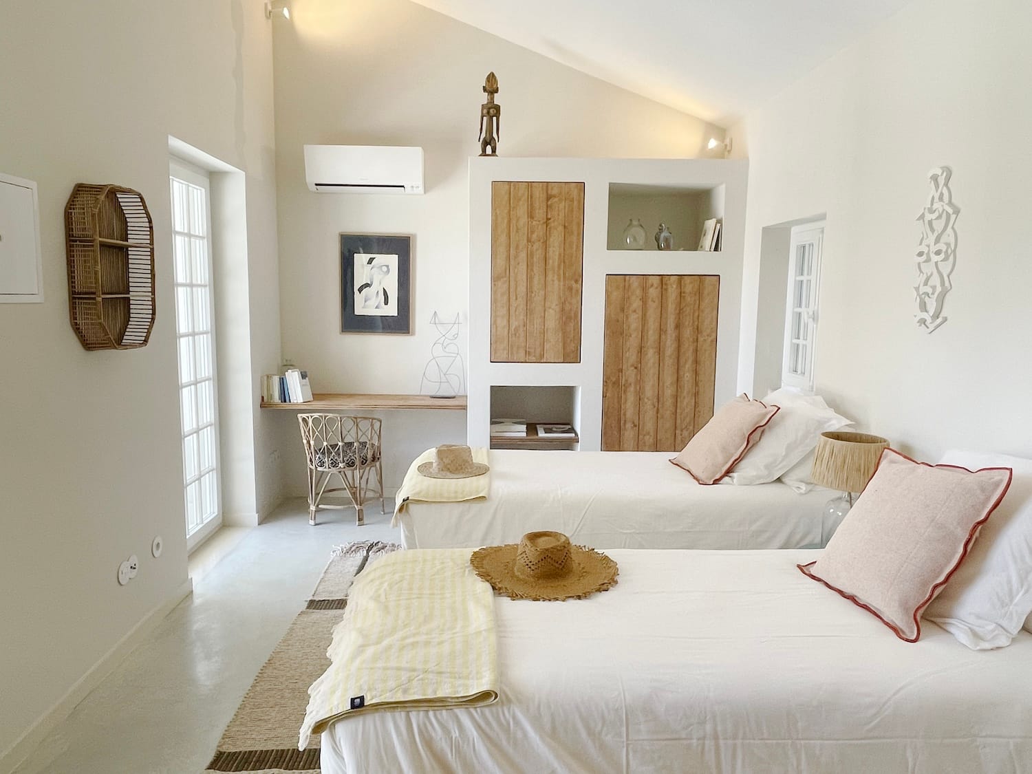 The Farmhouse Room - Image 3