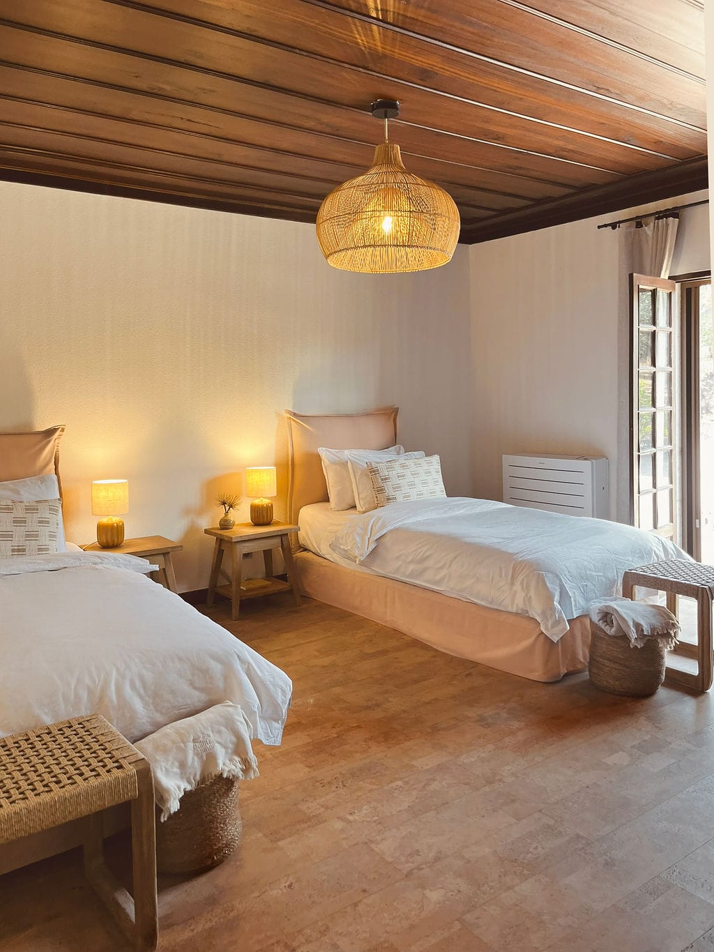 Farmhouse Ensuite Twin Room - Image 1