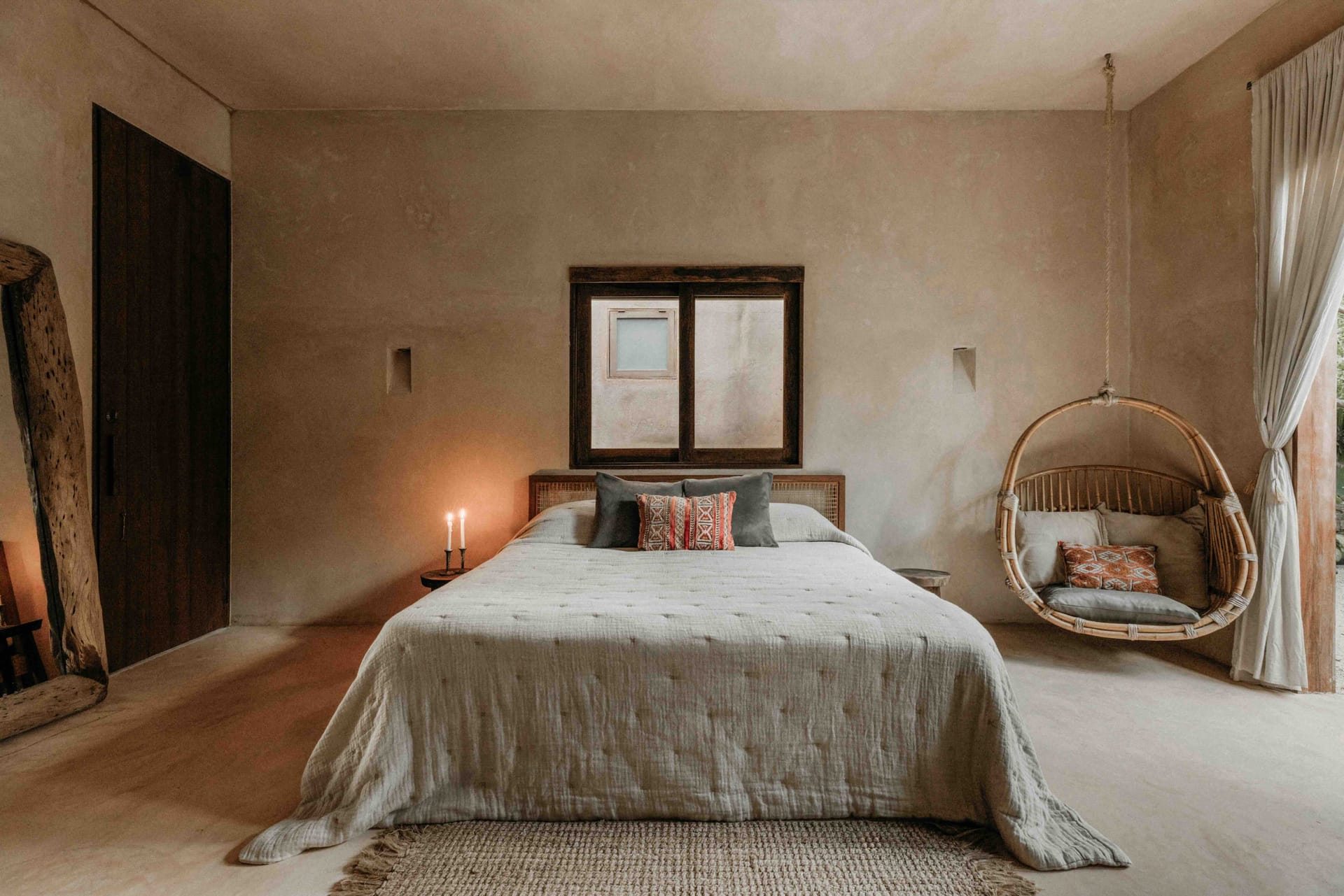 Garden-View Bedroom - Image 3