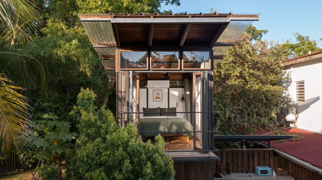 Tiny Treehouse (Private/Couples Room)