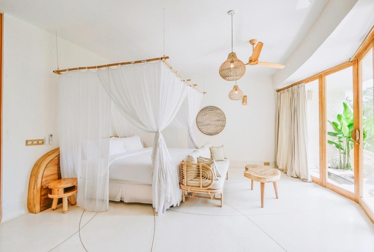 Cliff Suite (Single) - Image 1